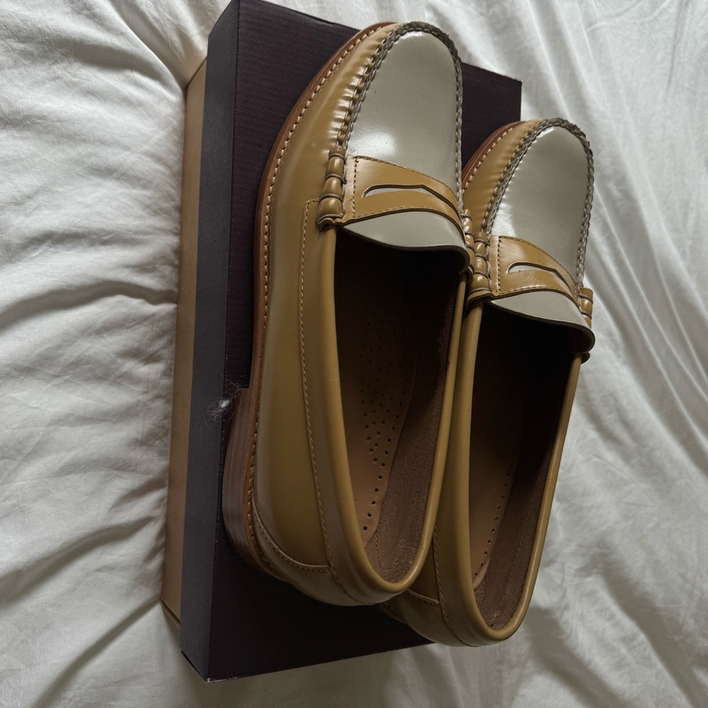 Men's Two-Tone Cream and Tan Leather Loafers - Picture 3 of 3